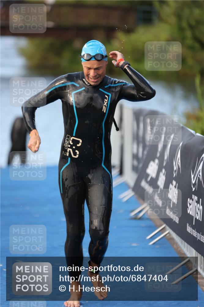 25.08.2024 - Elbe Triathlon Hamburg H.Heesch http://msf.ph/oto/6847404 25.08.2024 08:51:27 Schwimmen 163 meine-sportfotos.de