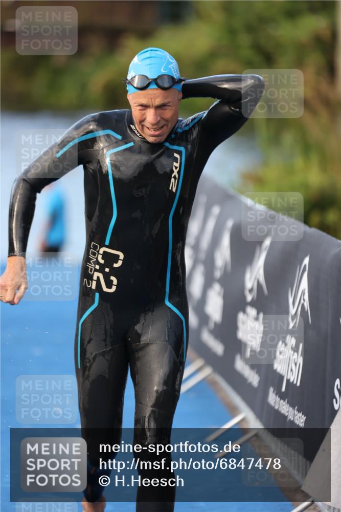 25.08.2024 - Elbe Triathlon Hamburg H.Heesch http://msf.ph/oto/6847478 25.08.2024 08:51:28 Schwimmen 163 meine-sportfotos.de