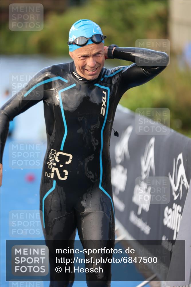 25.08.2024 - Elbe Triathlon Hamburg H.Heesch http://msf.ph/oto/6847500 25.08.2024 08:51:28 Schwimmen 163 meine-sportfotos.de