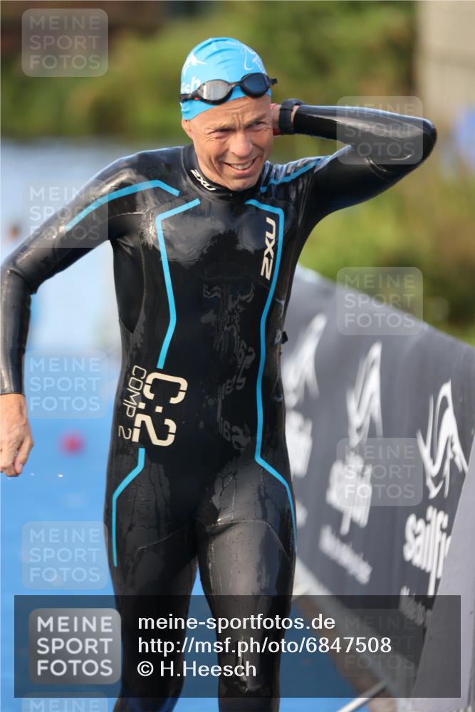 25.08.2024 - Elbe Triathlon Hamburg H.Heesch http://msf.ph/oto/6847508 25.08.2024 08:51:29 Schwimmen 163 meine-sportfotos.de