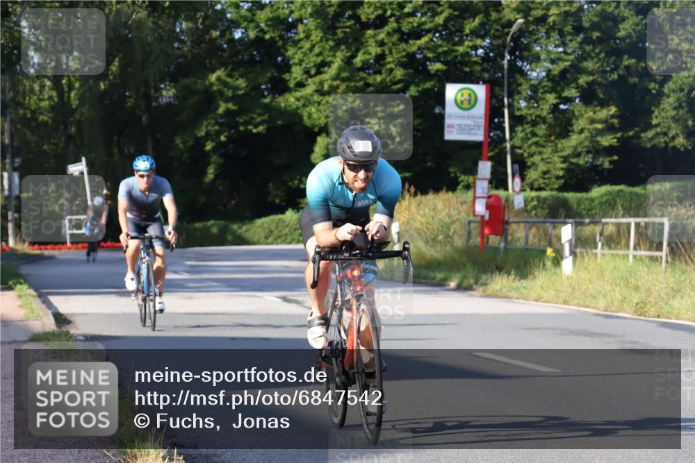 25.08.2024 - Elbe Triathlon Hamburg Fuchs,  Jonas http://msf.ph/oto/6847542 25.08.2024 09:09:42 Radfahren 160, 285, 237 meine-sportfotos.de