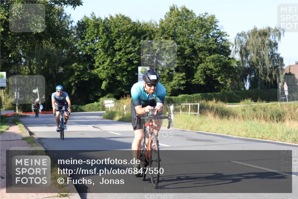 25.08.2024 - Elbe Triathlon Hamburg Fuchs,  Jonas http://msf.ph/oto/6847550 25.08.2024 09:09:42 Radfahren 160, 285, 237 meine-sportfotos.de