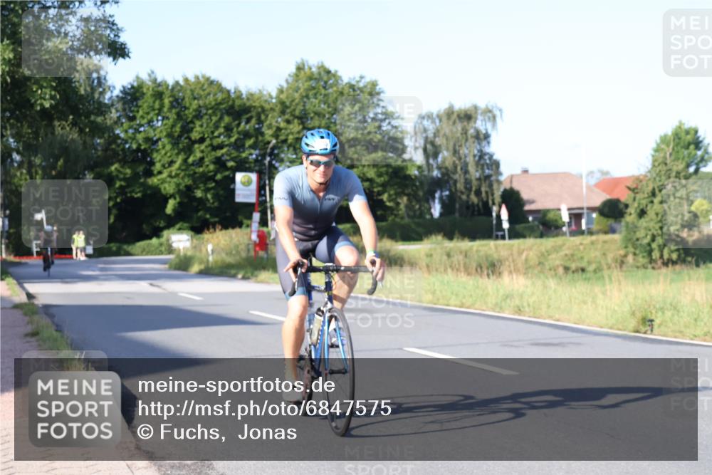 25.08.2024 - Elbe Triathlon Hamburg Fuchs,  Jonas http://msf.ph/oto/6847575 25.08.2024 09:09:44 Radfahren 160, 285, 237 meine-sportfotos.de