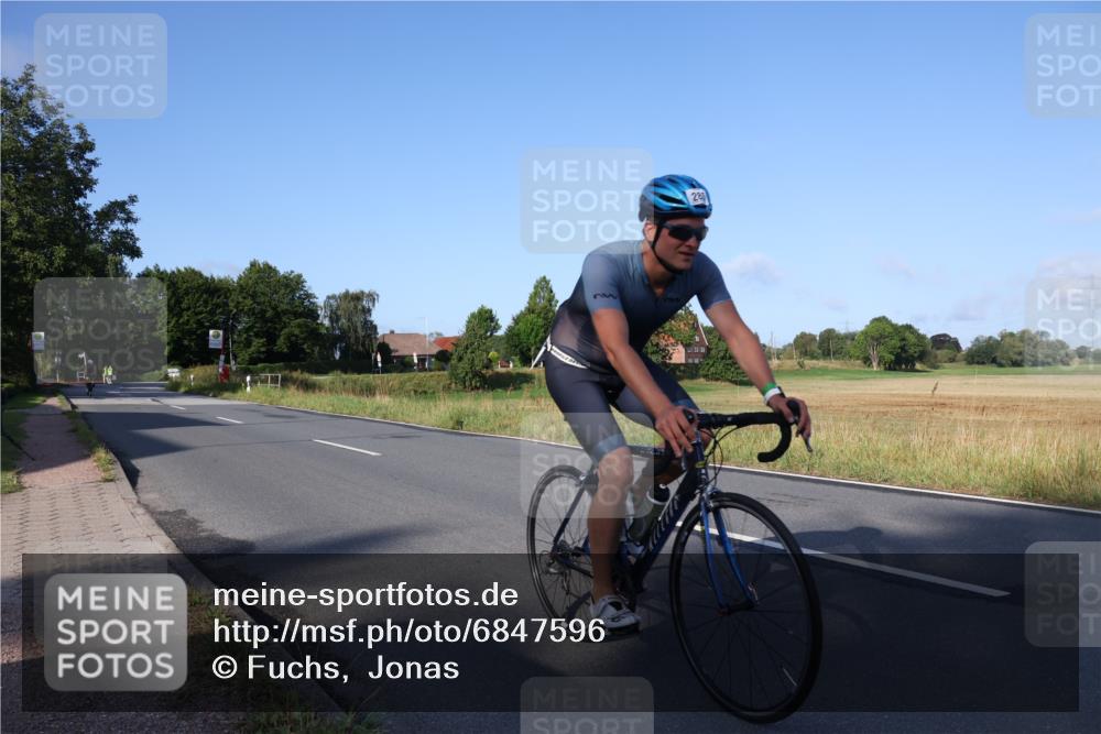 25.08.2024 - Elbe Triathlon Hamburg Fuchs,  Jonas http://msf.ph/oto/6847596 25.08.2024 09:09:45 Radfahren 160, 285, 237 meine-sportfotos.de
