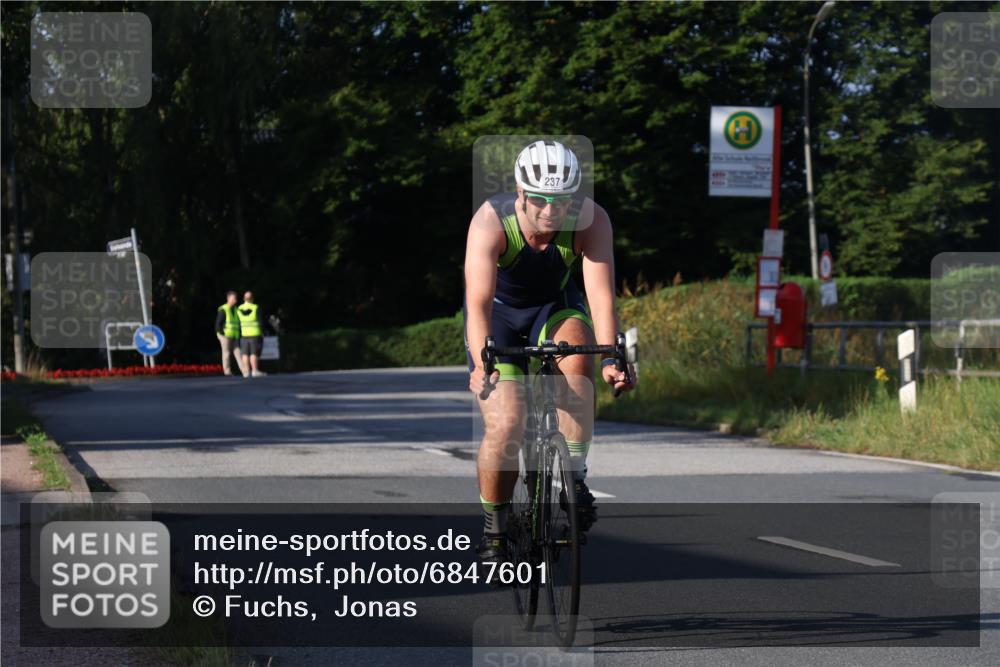 25.08.2024 - Elbe Triathlon Hamburg Fuchs,  Jonas http://msf.ph/oto/6847601 25.08.2024 09:09:48 Radfahren 160, 285, 237 meine-sportfotos.de
