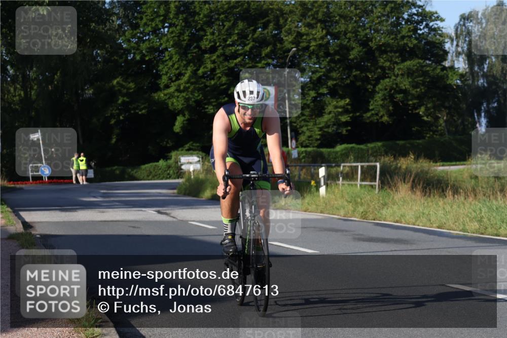 25.08.2024 - Elbe Triathlon Hamburg Fuchs,  Jonas http://msf.ph/oto/6847613 25.08.2024 09:09:48 Radfahren 160, 285, 237 meine-sportfotos.de
