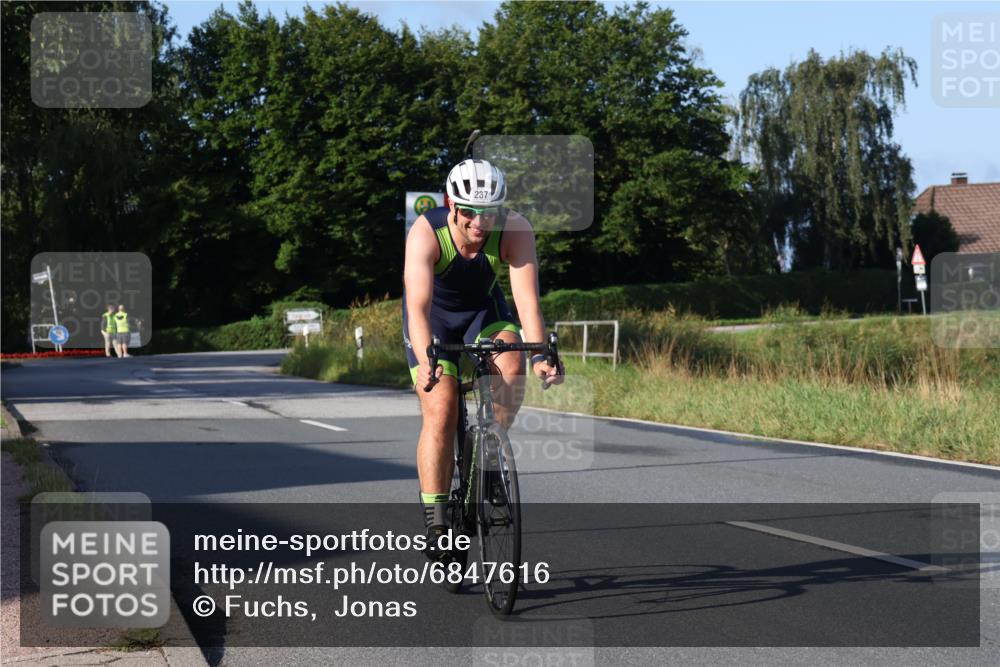 25.08.2024 - Elbe Triathlon Hamburg Fuchs,  Jonas http://msf.ph/oto/6847616 25.08.2024 09:09:48 Radfahren 160, 285, 237 meine-sportfotos.de