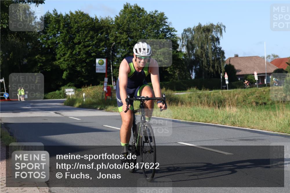 25.08.2024 - Elbe Triathlon Hamburg Fuchs,  Jonas http://msf.ph/oto/6847622 25.08.2024 09:09:48 Radfahren 160, 285, 237 meine-sportfotos.de