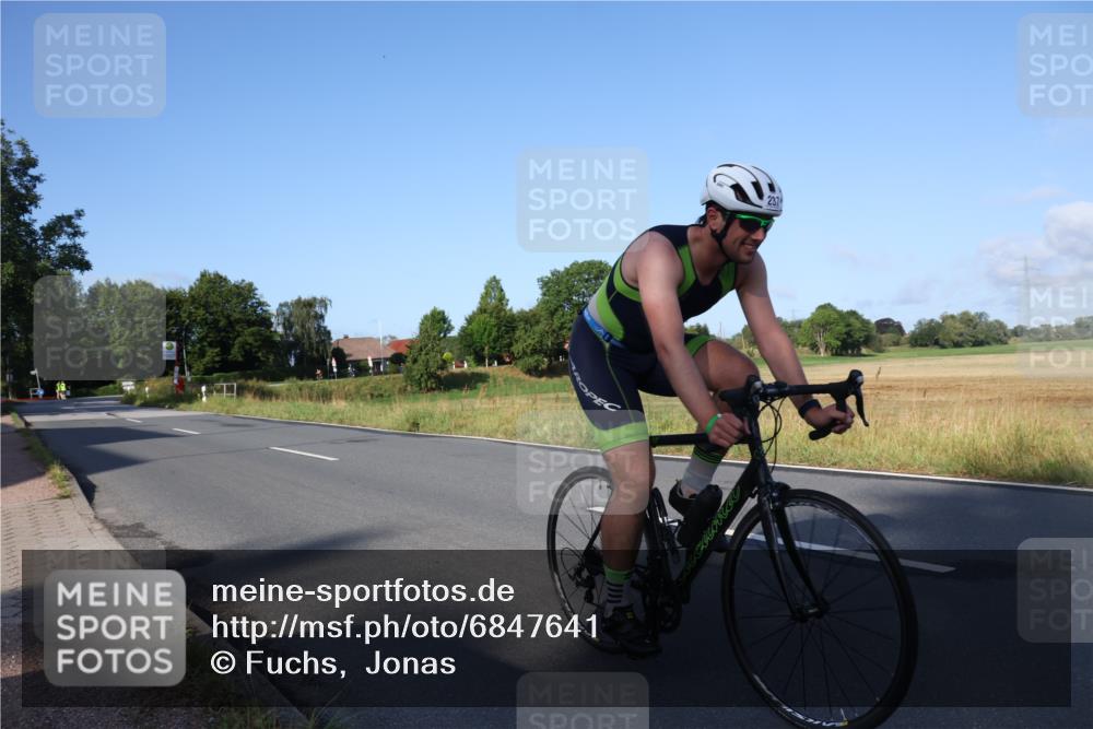 25.08.2024 - Elbe Triathlon Hamburg Fuchs,  Jonas http://msf.ph/oto/6847641 25.08.2024 09:09:49 Radfahren 285, 237 meine-sportfotos.de