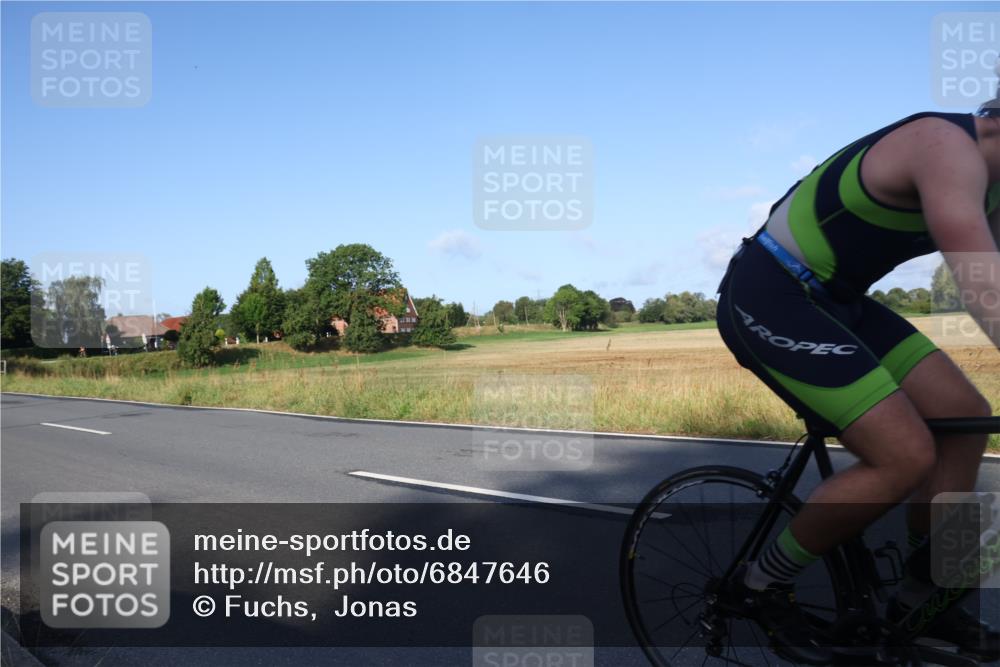 25.08.2024 - Elbe Triathlon Hamburg Fuchs,  Jonas http://msf.ph/oto/6847646 25.08.2024 09:09:49 Radfahren 285, 237 meine-sportfotos.de