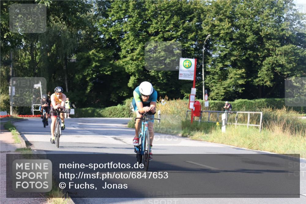 25.08.2024 - Elbe Triathlon Hamburg Fuchs,  Jonas http://msf.ph/oto/6847653 25.08.2024 09:09:58 Radfahren 45, 76, 202 meine-sportfotos.de