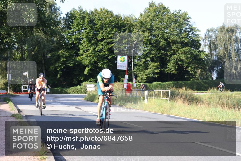 25.08.2024 - Elbe Triathlon Hamburg Fuchs,  Jonas http://msf.ph/oto/6847658 25.08.2024 09:09:58 Radfahren 45, 76, 202 meine-sportfotos.de