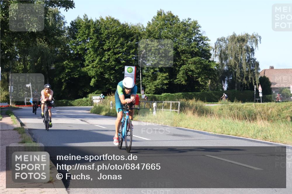 25.08.2024 - Elbe Triathlon Hamburg Fuchs,  Jonas http://msf.ph/oto/6847665 25.08.2024 09:09:59 Radfahren 45, 76, 202 meine-sportfotos.de