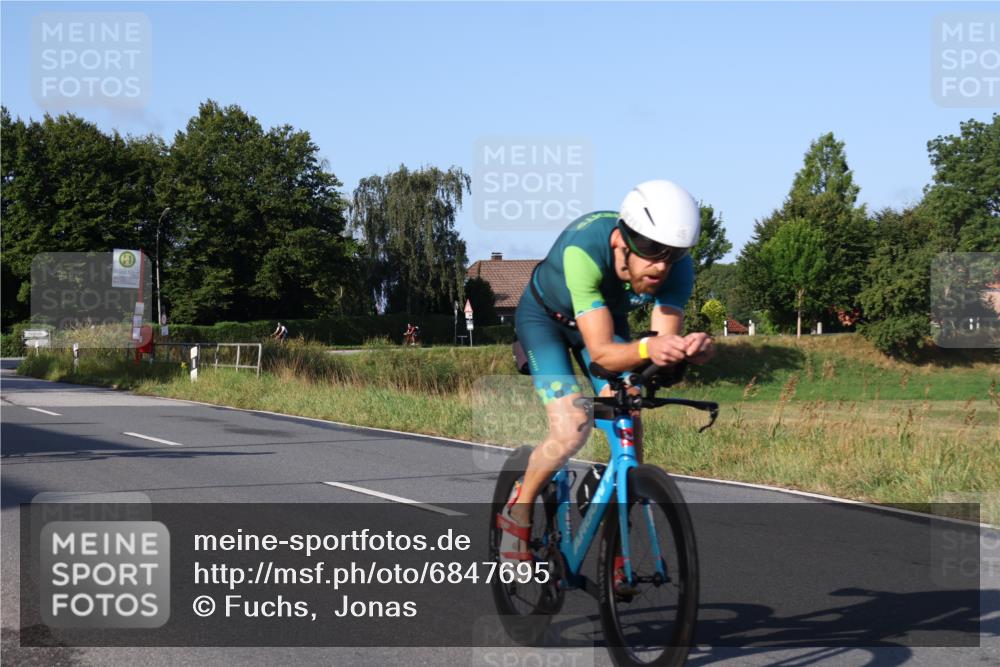 25.08.2024 - Elbe Triathlon Hamburg Fuchs,  Jonas http://msf.ph/oto/6847695 25.08.2024 09:09:59 Radfahren 45, 76, 202 meine-sportfotos.de