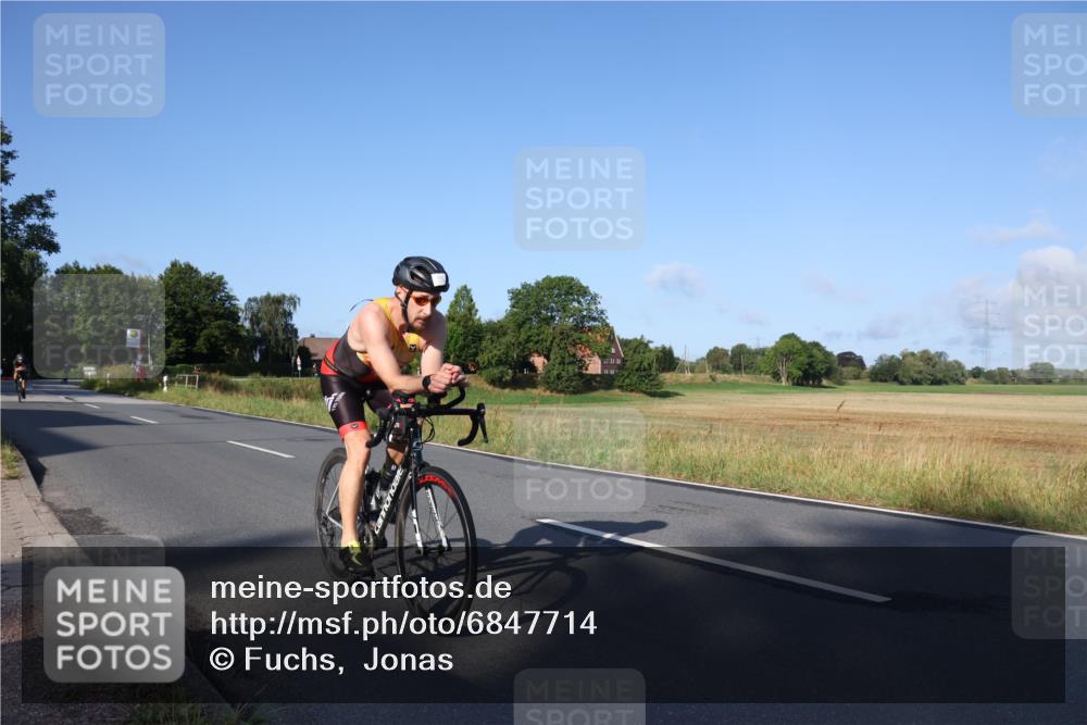 25.08.2024 - Elbe Triathlon Hamburg Fuchs,  Jonas http://msf.ph/oto/6847714 25.08.2024 09:10:01 Radfahren 45, 76, 202, 95, 166 meine-sportfotos.de