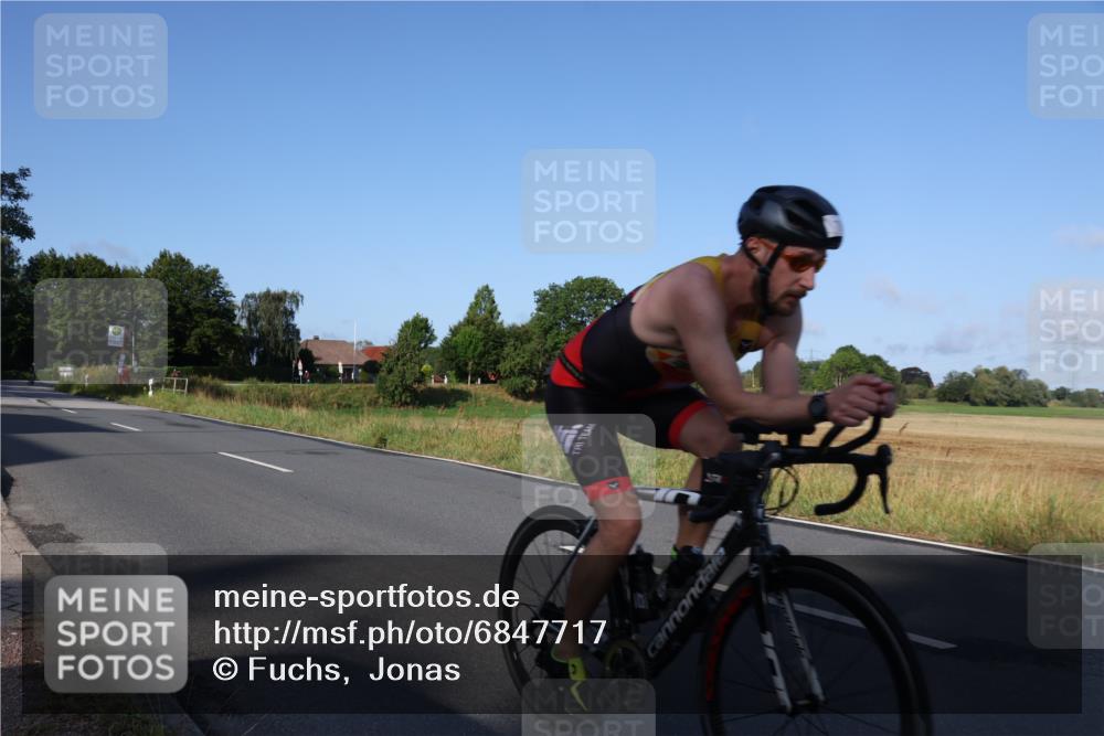 25.08.2024 - Elbe Triathlon Hamburg Fuchs,  Jonas http://msf.ph/oto/6847717 25.08.2024 09:10:01 Radfahren 45, 76, 202, 95, 166 meine-sportfotos.de