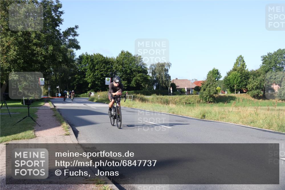 25.08.2024 - Elbe Triathlon Hamburg Fuchs,  Jonas http://msf.ph/oto/6847737 25.08.2024 09:10:03 Radfahren 45, 76, 202, 95, 166, 64, 248 meine-sportfotos.de