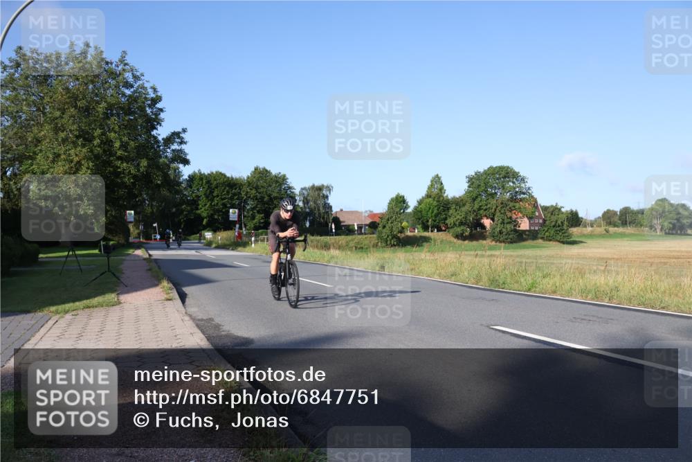 25.08.2024 - Elbe Triathlon Hamburg Fuchs,  Jonas http://msf.ph/oto/6847751 25.08.2024 09:10:03 Radfahren 45, 76, 202, 95, 166, 64, 248 meine-sportfotos.de