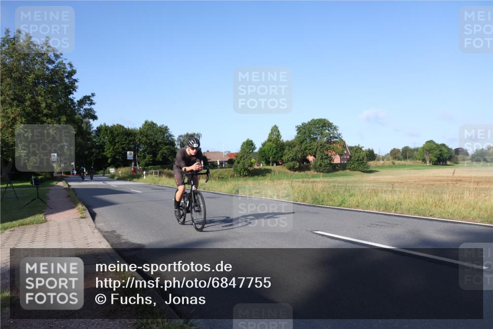 25.08.2024 - Elbe Triathlon Hamburg Fuchs,  Jonas http://msf.ph/oto/6847755 25.08.2024 09:10:03 Radfahren 45, 76, 202, 95, 166, 64, 248 meine-sportfotos.de