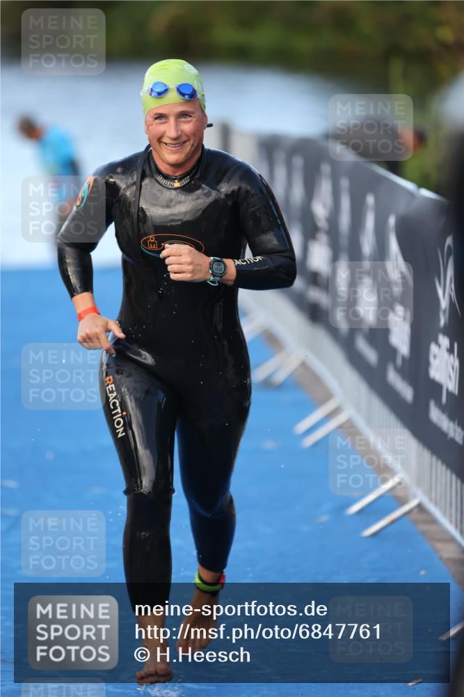 25.08.2024 - Elbe Triathlon Hamburg H.Heesch http://msf.ph/oto/6847761 25.08.2024 08:52:32 Schwimmen 128, 156 meine-sportfotos.de