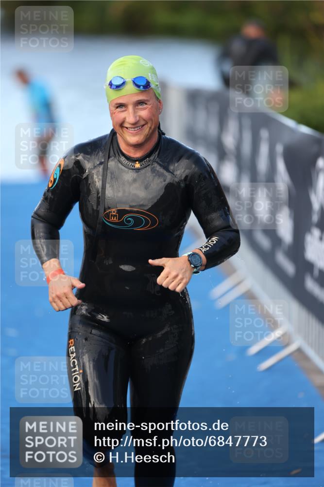 25.08.2024 - Elbe Triathlon Hamburg H.Heesch http://msf.ph/oto/6847773 25.08.2024 08:52:33 Schwimmen 128, 156 meine-sportfotos.de