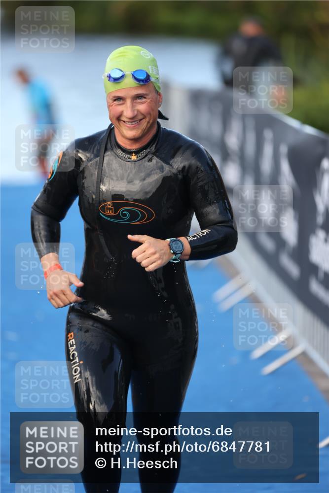25.08.2024 - Elbe Triathlon Hamburg H.Heesch http://msf.ph/oto/6847781 25.08.2024 08:52:33 Schwimmen 128, 156 meine-sportfotos.de
