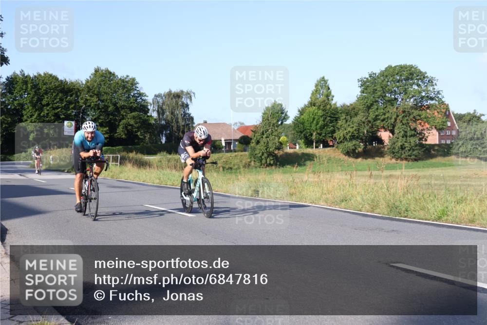 25.08.2024 - Elbe Triathlon Hamburg Fuchs,  Jonas http://msf.ph/oto/6847816 25.08.2024 09:10:07 Radfahren 202, 95, 166, 64, 248, 60 meine-sportfotos.de