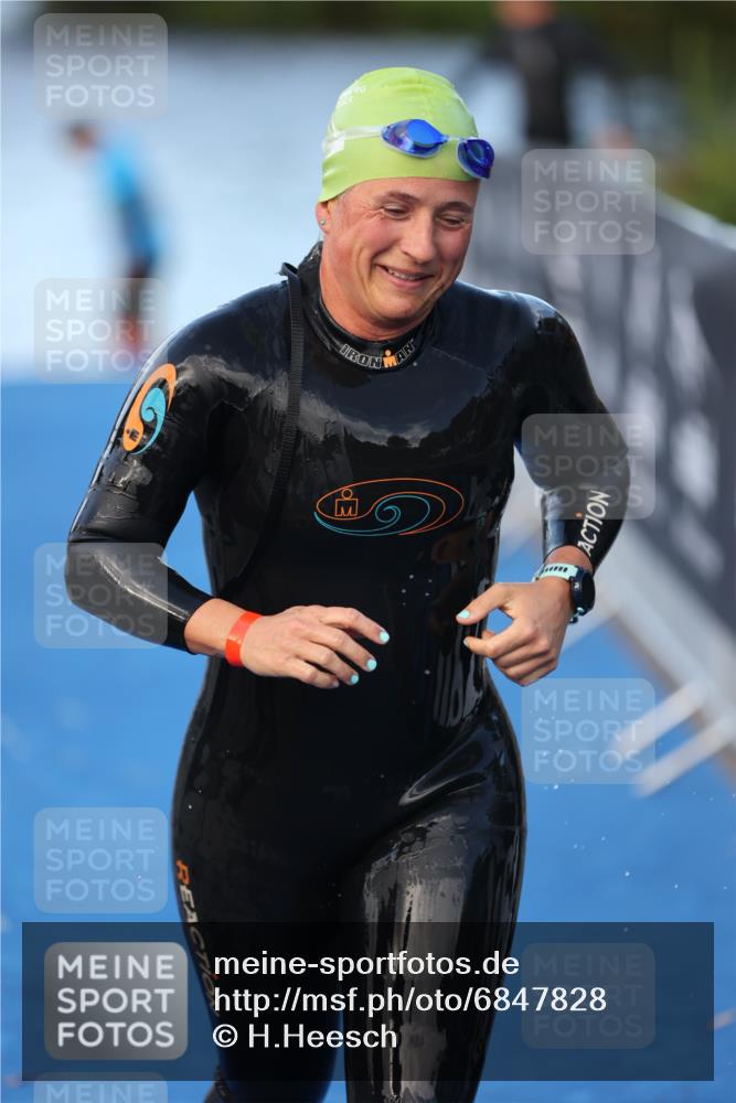 25.08.2024 - Elbe Triathlon Hamburg H.Heesch http://msf.ph/oto/6847828 25.08.2024 08:52:33 Schwimmen 128, 156 meine-sportfotos.de