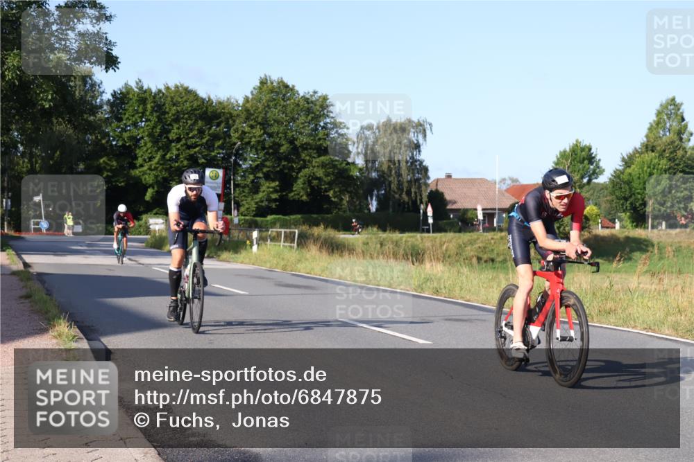 25.08.2024 - Elbe Triathlon Hamburg Fuchs,  Jonas http://msf.ph/oto/6847875 25.08.2024 09:10:10 Radfahren 95, 166, 64, 248, 60 meine-sportfotos.de