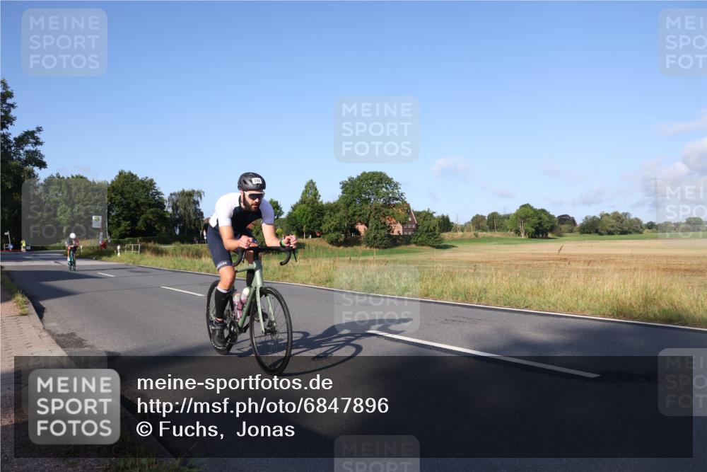 25.08.2024 - Elbe Triathlon Hamburg Fuchs,  Jonas http://msf.ph/oto/6847896 25.08.2024 09:10:10 Radfahren 95, 166, 64, 248, 60 meine-sportfotos.de