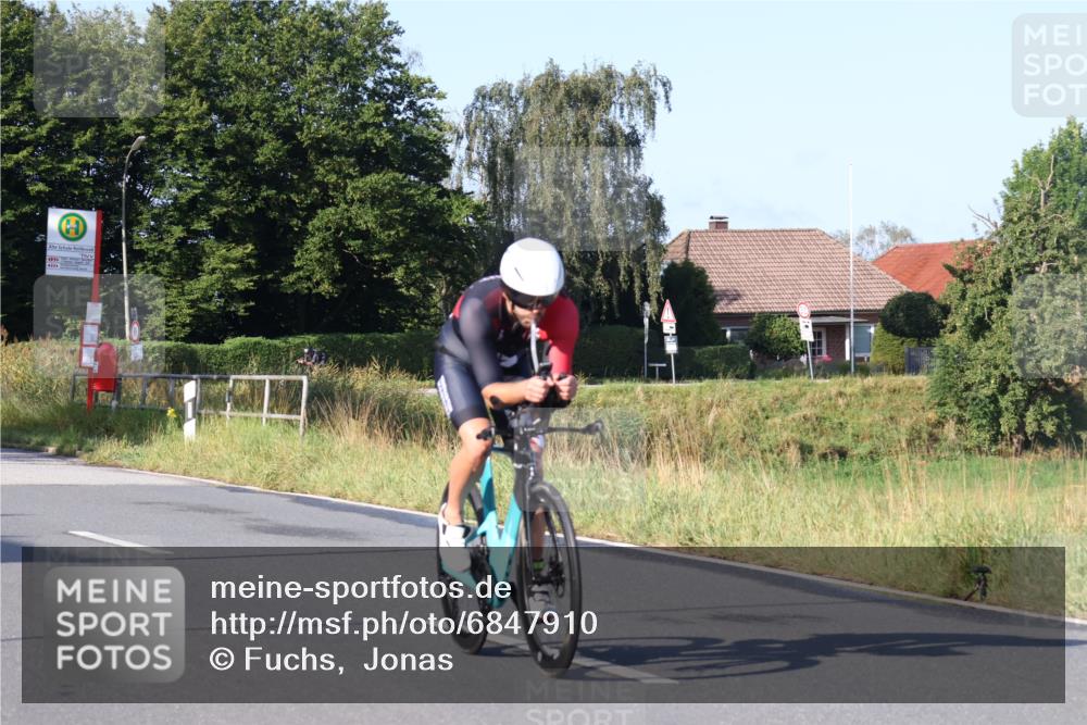 25.08.2024 - Elbe Triathlon Hamburg Fuchs,  Jonas http://msf.ph/oto/6847910 25.08.2024 09:10:12 Radfahren 95, 166, 64, 248, 60 meine-sportfotos.de