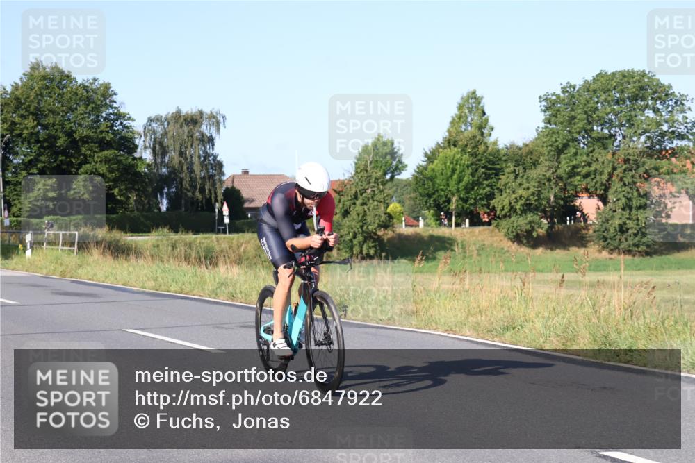 25.08.2024 - Elbe Triathlon Hamburg Fuchs,  Jonas http://msf.ph/oto/6847922 25.08.2024 09:10:12 Radfahren 95, 166, 64, 248, 60 meine-sportfotos.de