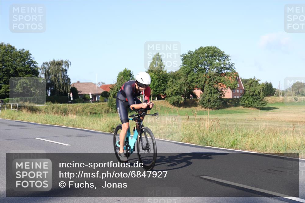 25.08.2024 - Elbe Triathlon Hamburg Fuchs,  Jonas http://msf.ph/oto/6847927 25.08.2024 09:10:12 Radfahren 95, 166, 64, 248, 60 meine-sportfotos.de