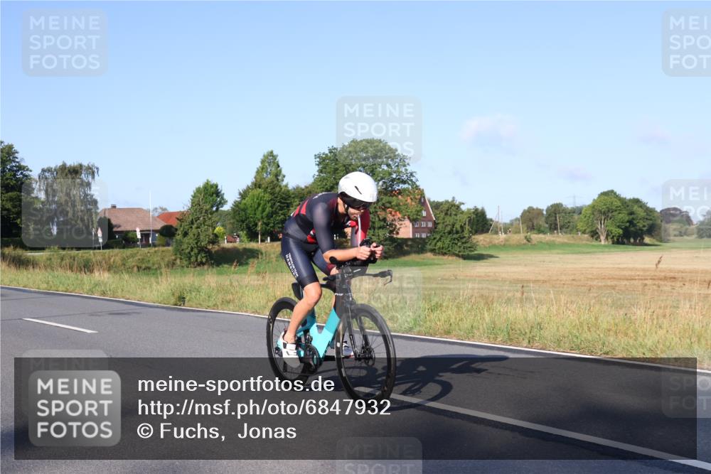 25.08.2024 - Elbe Triathlon Hamburg Fuchs,  Jonas http://msf.ph/oto/6847932 25.08.2024 09:10:12 Radfahren 95, 166, 64, 248, 60 meine-sportfotos.de