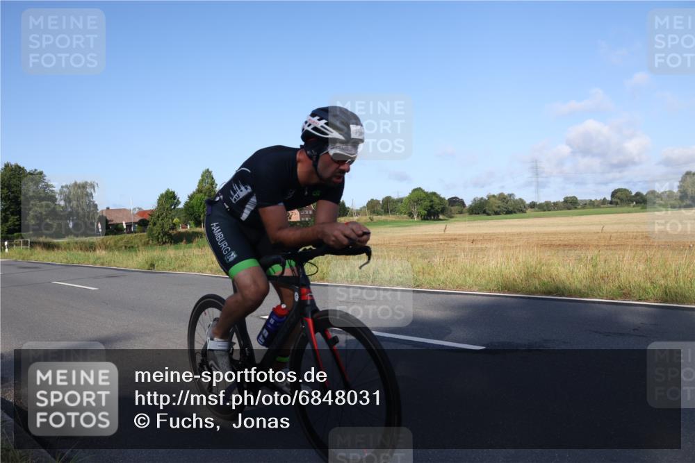 25.08.2024 - Elbe Triathlon Hamburg Fuchs,  Jonas http://msf.ph/oto/6848031 25.08.2024 09:10:22 Radfahren 35, 158, 258, 86 meine-sportfotos.de