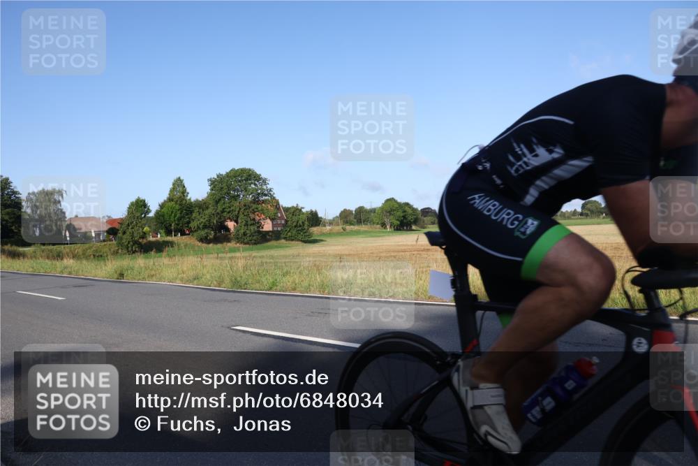 25.08.2024 - Elbe Triathlon Hamburg Fuchs,  Jonas http://msf.ph/oto/6848034 25.08.2024 09:10:22 Radfahren 35, 158, 258, 86 meine-sportfotos.de