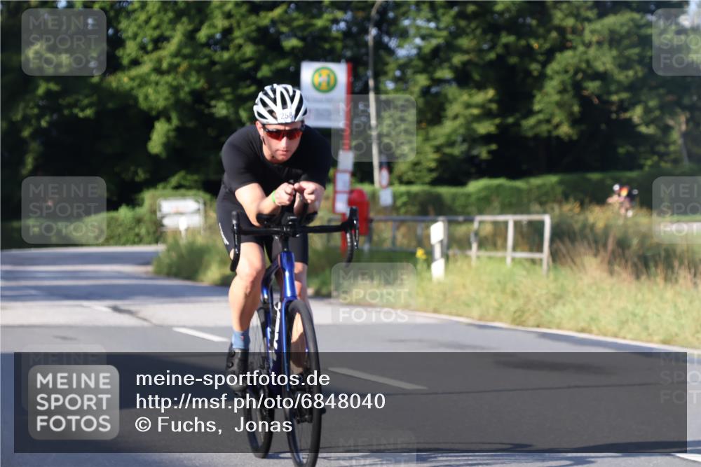 25.08.2024 - Elbe Triathlon Hamburg Fuchs,  Jonas http://msf.ph/oto/6848040 25.08.2024 09:10:25 Radfahren 35, 158, 258, 86 meine-sportfotos.de