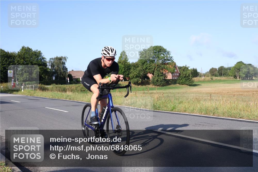 25.08.2024 - Elbe Triathlon Hamburg Fuchs,  Jonas http://msf.ph/oto/6848065 25.08.2024 09:10:25 Radfahren 35, 158, 258, 86 meine-sportfotos.de