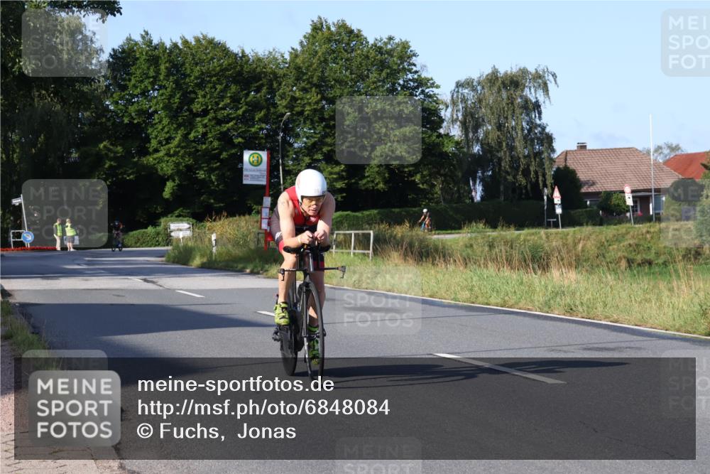 25.08.2024 - Elbe Triathlon Hamburg Fuchs,  Jonas http://msf.ph/oto/6848084 25.08.2024 09:10:28 Radfahren 258, 86, 94 meine-sportfotos.de