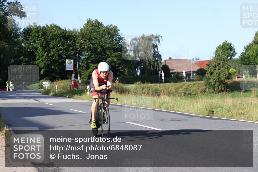 25.08.2024 - Elbe Triathlon Hamburg Fuchs,  Jonas http://msf.ph/oto/6848087 25.08.2024 09:10:28 Radfahren 258, 86, 94 meine-sportfotos.de