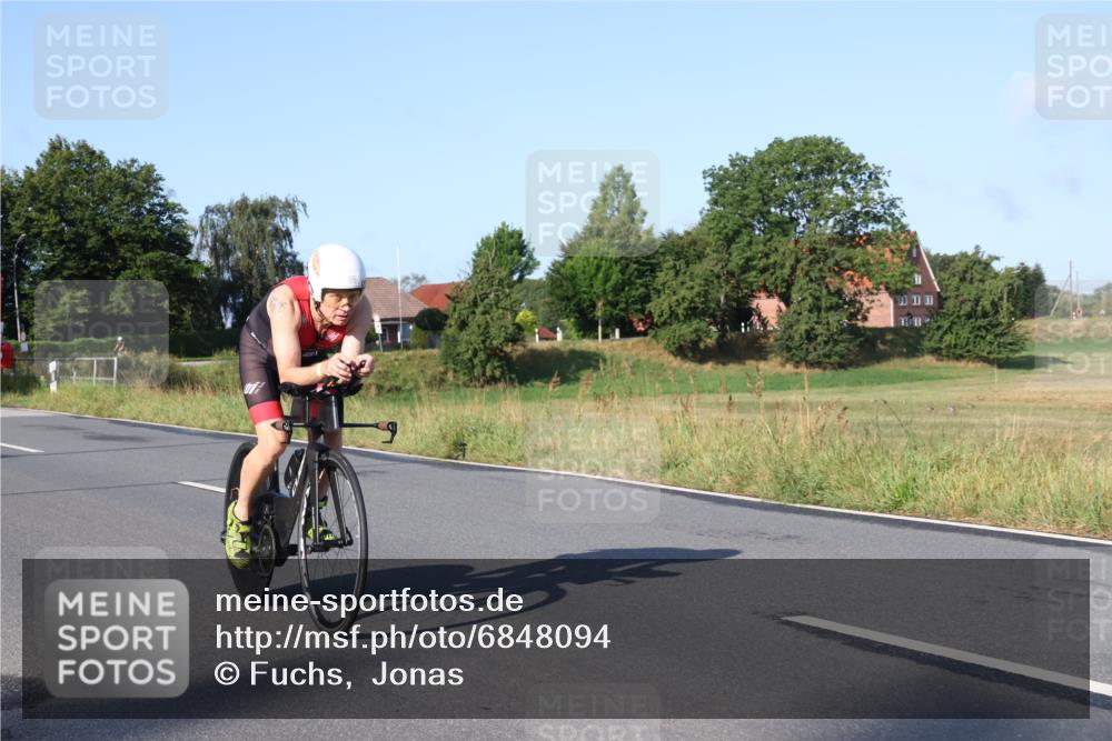 25.08.2024 - Elbe Triathlon Hamburg Fuchs,  Jonas http://msf.ph/oto/6848094 25.08.2024 09:10:28 Radfahren 258, 86, 94 meine-sportfotos.de