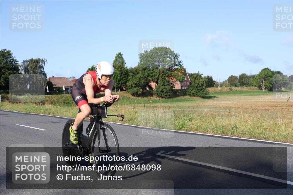 25.08.2024 - Elbe Triathlon Hamburg Fuchs,  Jonas http://msf.ph/oto/6848098 25.08.2024 09:10:28 Radfahren 258, 86, 94 meine-sportfotos.de