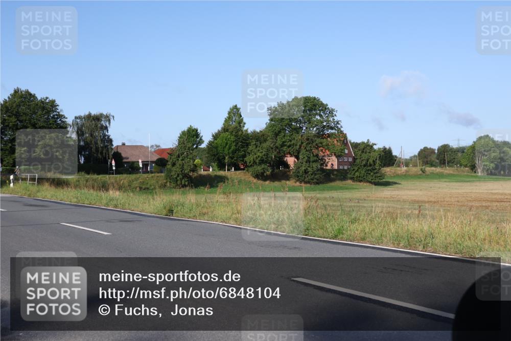 25.08.2024 - Elbe Triathlon Hamburg Fuchs,  Jonas http://msf.ph/oto/6848104 25.08.2024 09:10:29 Radfahren 258, 86, 94 meine-sportfotos.de