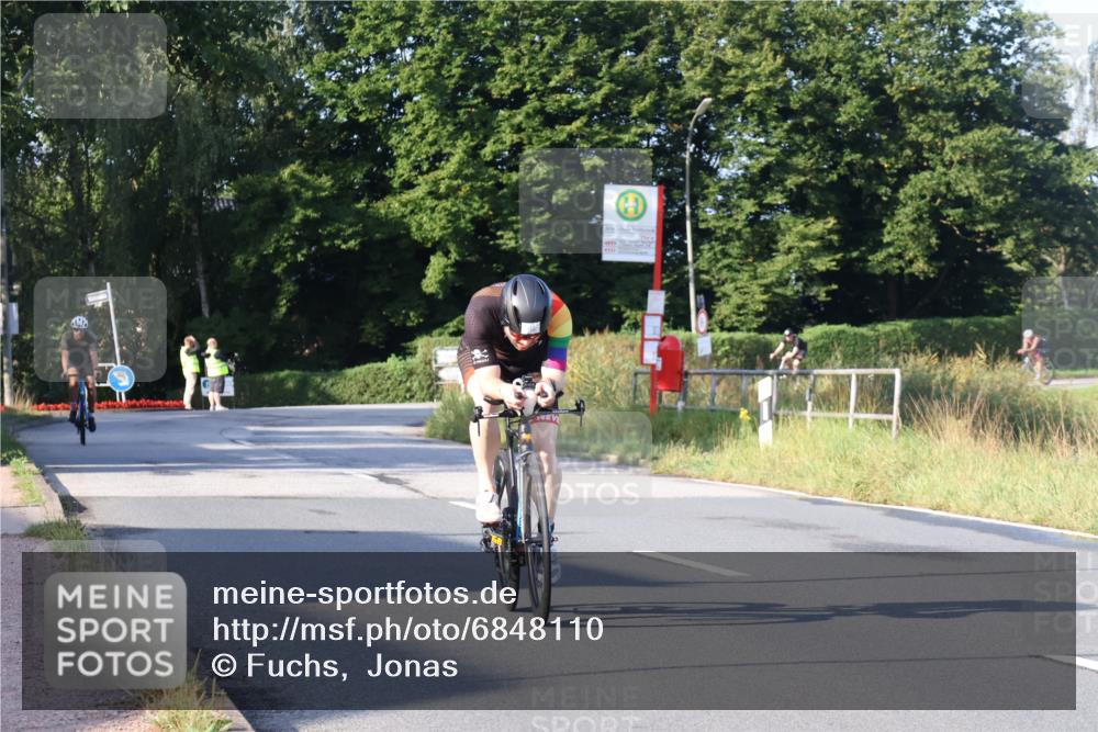 25.08.2024 - Elbe Triathlon Hamburg Fuchs,  Jonas http://msf.ph/oto/6848110 25.08.2024 09:10:34 Radfahren 94, 222 meine-sportfotos.de