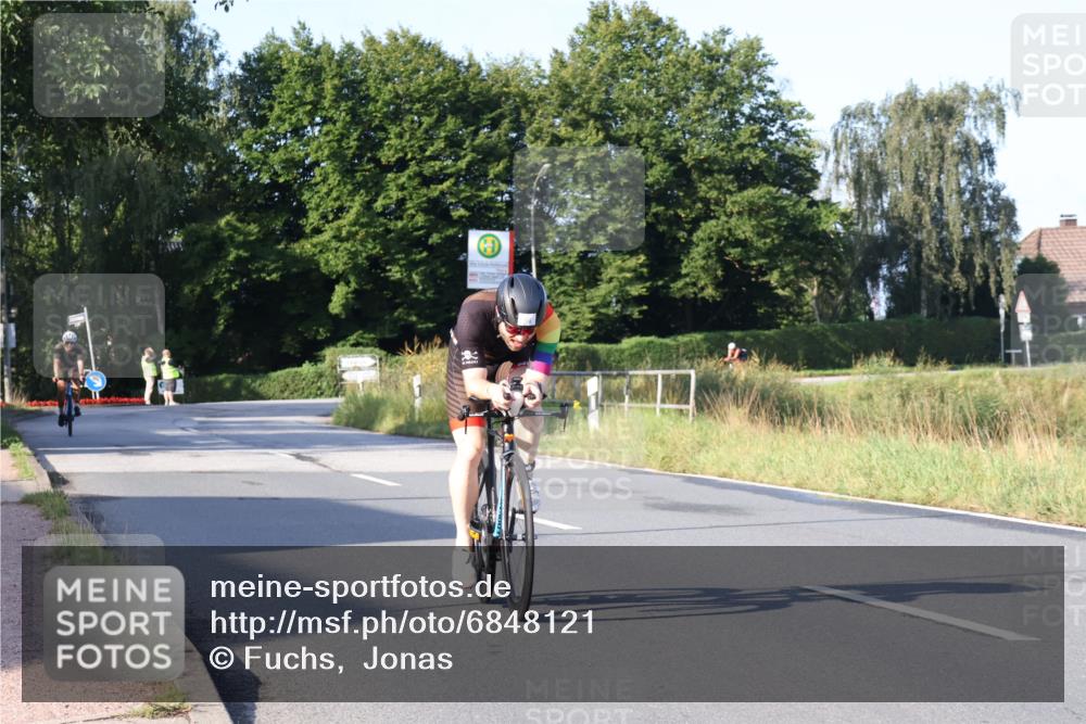 25.08.2024 - Elbe Triathlon Hamburg Fuchs,  Jonas http://msf.ph/oto/6848121 25.08.2024 09:10:34 Radfahren 94, 222 meine-sportfotos.de