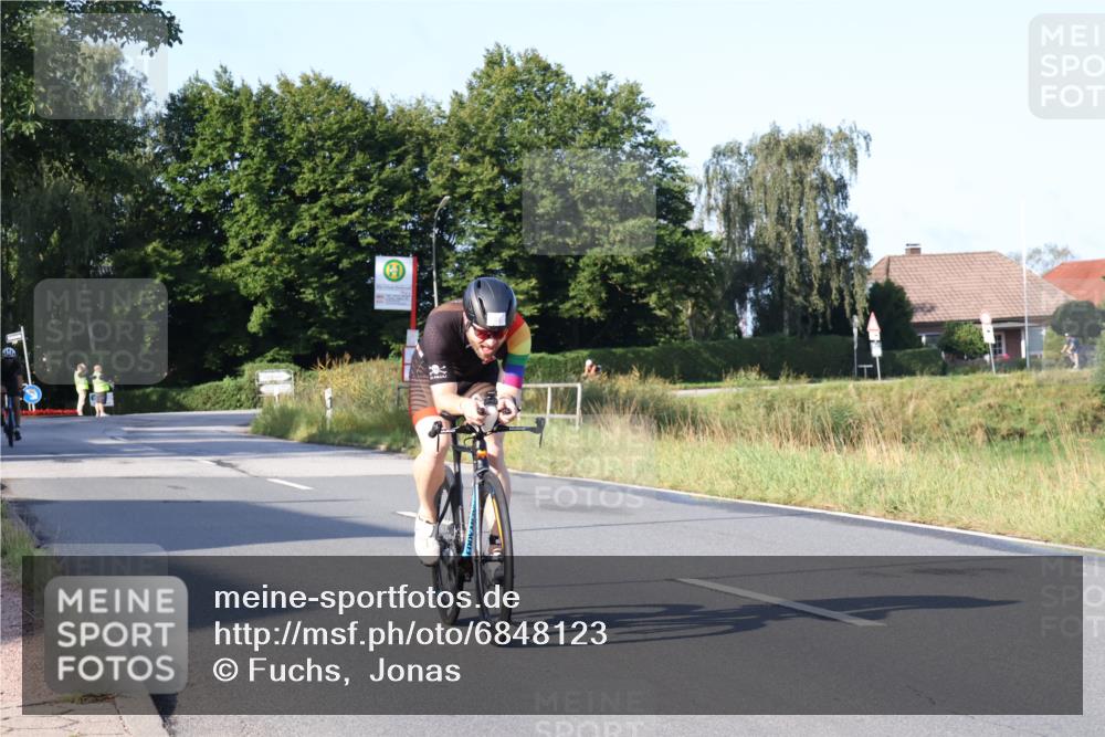 25.08.2024 - Elbe Triathlon Hamburg Fuchs,  Jonas http://msf.ph/oto/6848123 25.08.2024 09:10:35 Radfahren 94, 222 meine-sportfotos.de