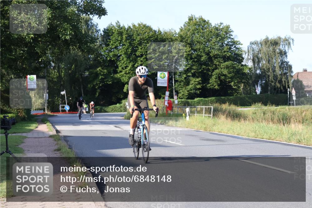 25.08.2024 - Elbe Triathlon Hamburg Fuchs,  Jonas http://msf.ph/oto/6848148 25.08.2024 09:10:38 Radfahren 94, 222, 309, 122 meine-sportfotos.de