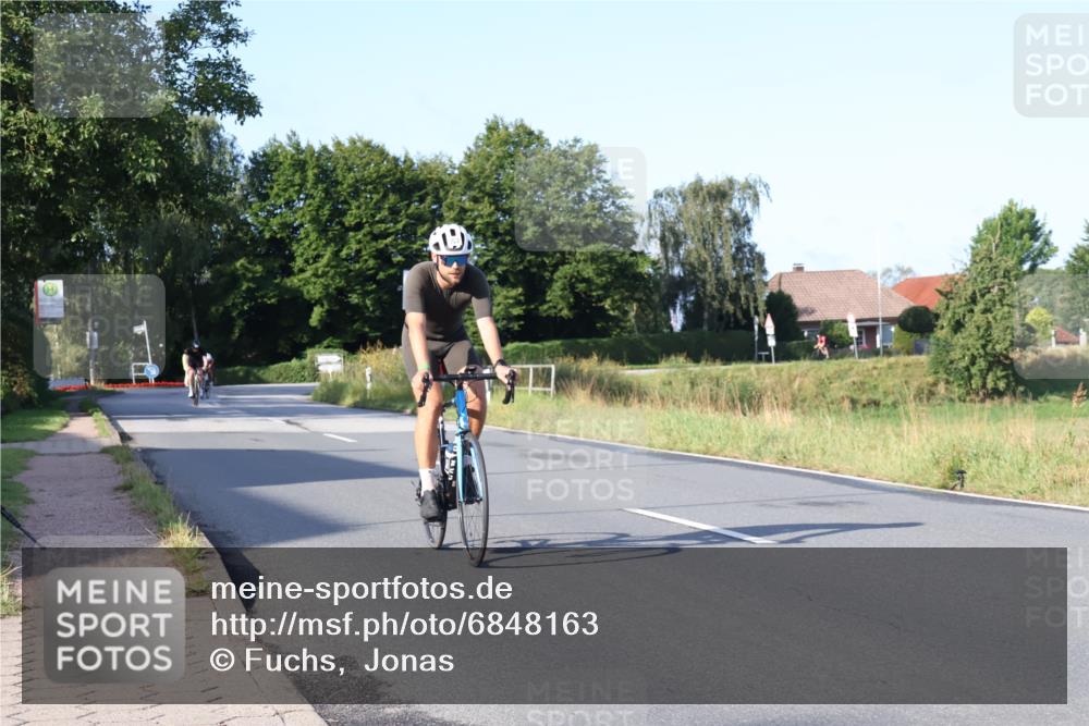 25.08.2024 - Elbe Triathlon Hamburg Fuchs,  Jonas http://msf.ph/oto/6848163 25.08.2024 09:10:39 Radfahren 94, 222, 309, 122 meine-sportfotos.de