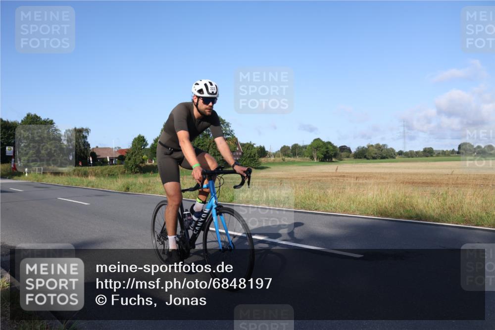 25.08.2024 - Elbe Triathlon Hamburg Fuchs,  Jonas http://msf.ph/oto/6848197 25.08.2024 09:10:40 Radfahren 94, 222, 309, 122, 74 meine-sportfotos.de