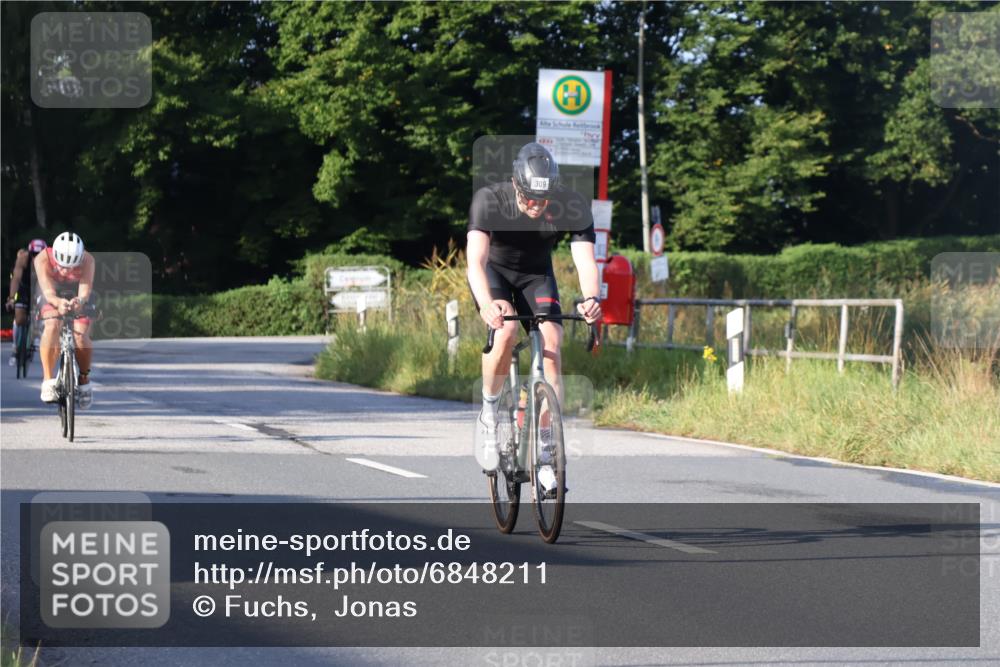 25.08.2024 - Elbe Triathlon Hamburg Fuchs,  Jonas http://msf.ph/oto/6848211 25.08.2024 09:10:42 Radfahren 222, 309, 122, 74, 230 meine-sportfotos.de